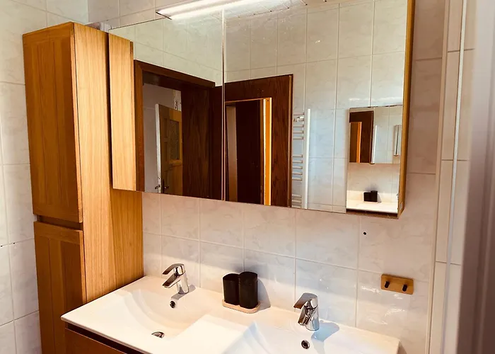 Casa de Férias Gemuetliches Haus Im Gruenen In Nfo